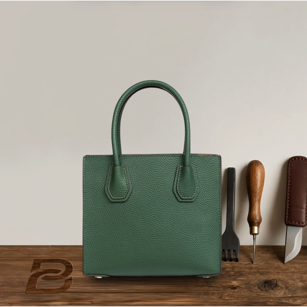 BERK | Handtasche aus strukturiertem, gekörntem Leder