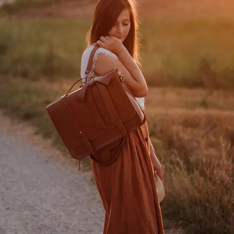 BERK | Vintage Satchel mit Schleife und Kussmund