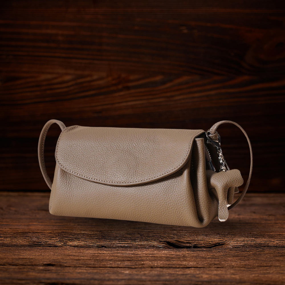 BERK | Envelope Crossbody Ledertasche