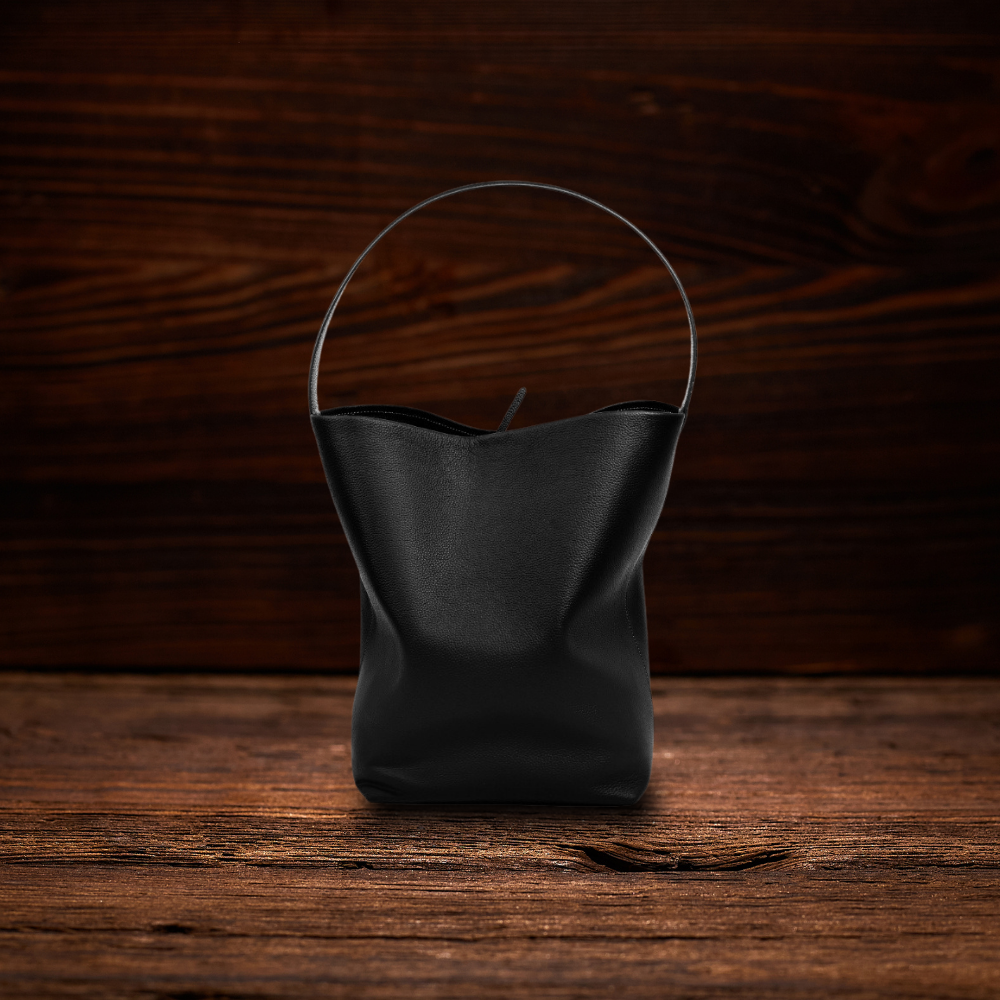 BERK | Eimertasche aus Leder im Lazy-Style