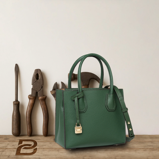BERK | Handtasche aus strukturiertem, gekörntem Leder