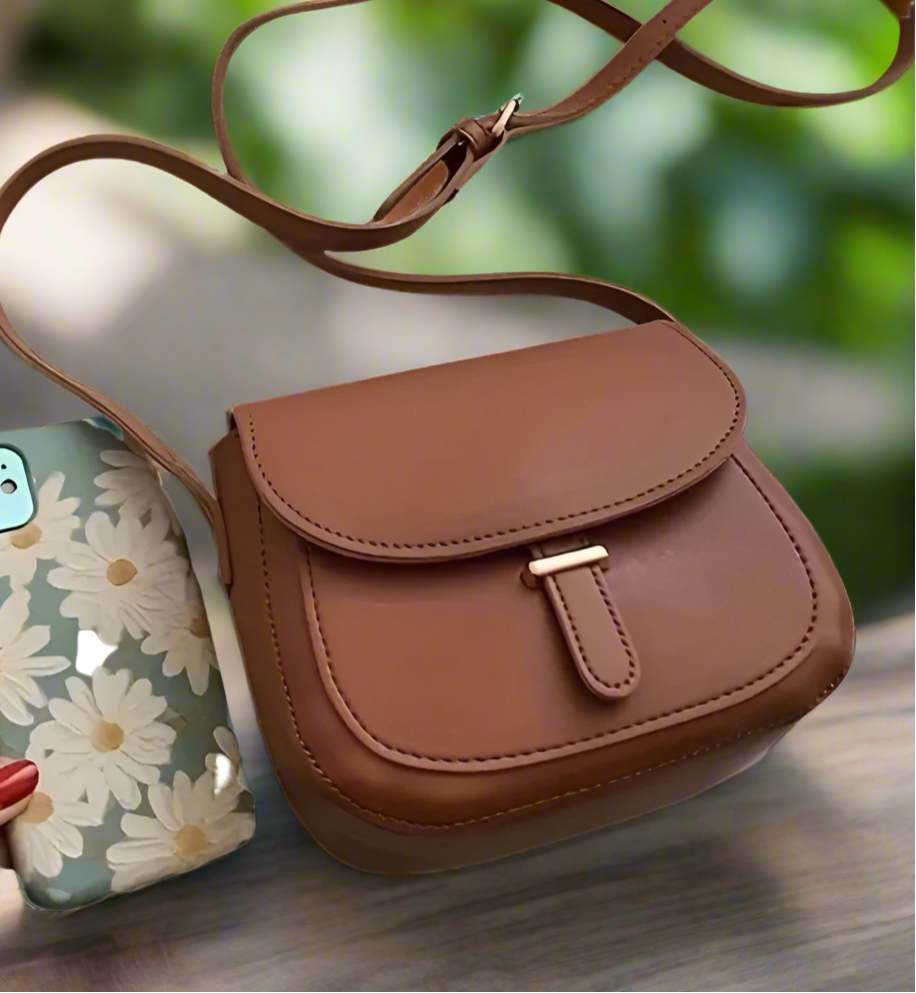 BERK | Retro Saddle Crossbody Tasche
