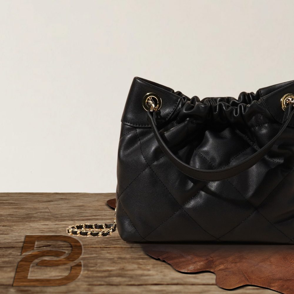 BERK | Schlanke Shoppertasche aus Leder mit Ketten