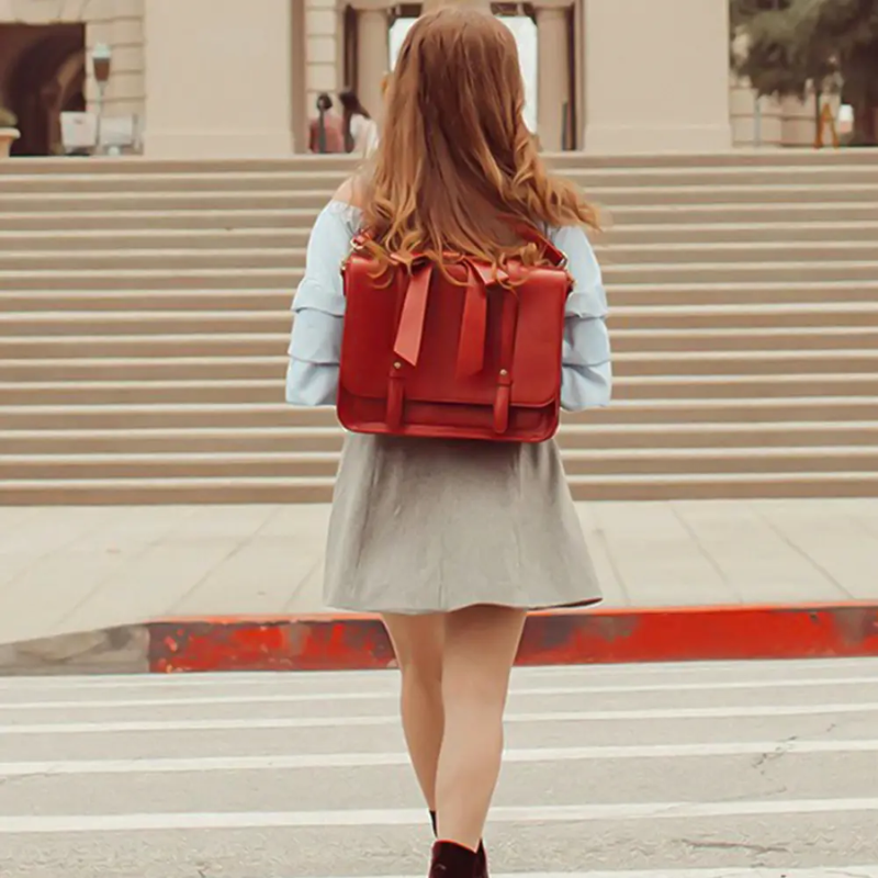 BERK | Vintage Satchel mit Schleife und Kussmund